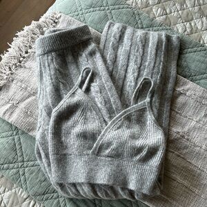 Abercrombie and Fitch women’s gray knit lounge set